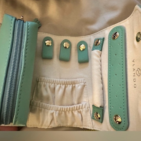 Vegan Leather Mint Green Travel Jewelry Organizer Compact Roll Up Case NWOT - Picture 9 of 17